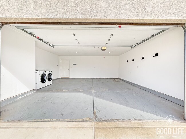 Building Photo - Charming 3BD/2BA House in Imperial Beach W/ A/C, W/D, 2-Car Garage, & Grass Backyard!