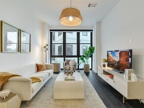 Building Photo - 800 Embassy Dr