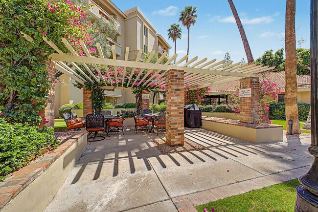 Building Photo - 4200 N Miller Rd