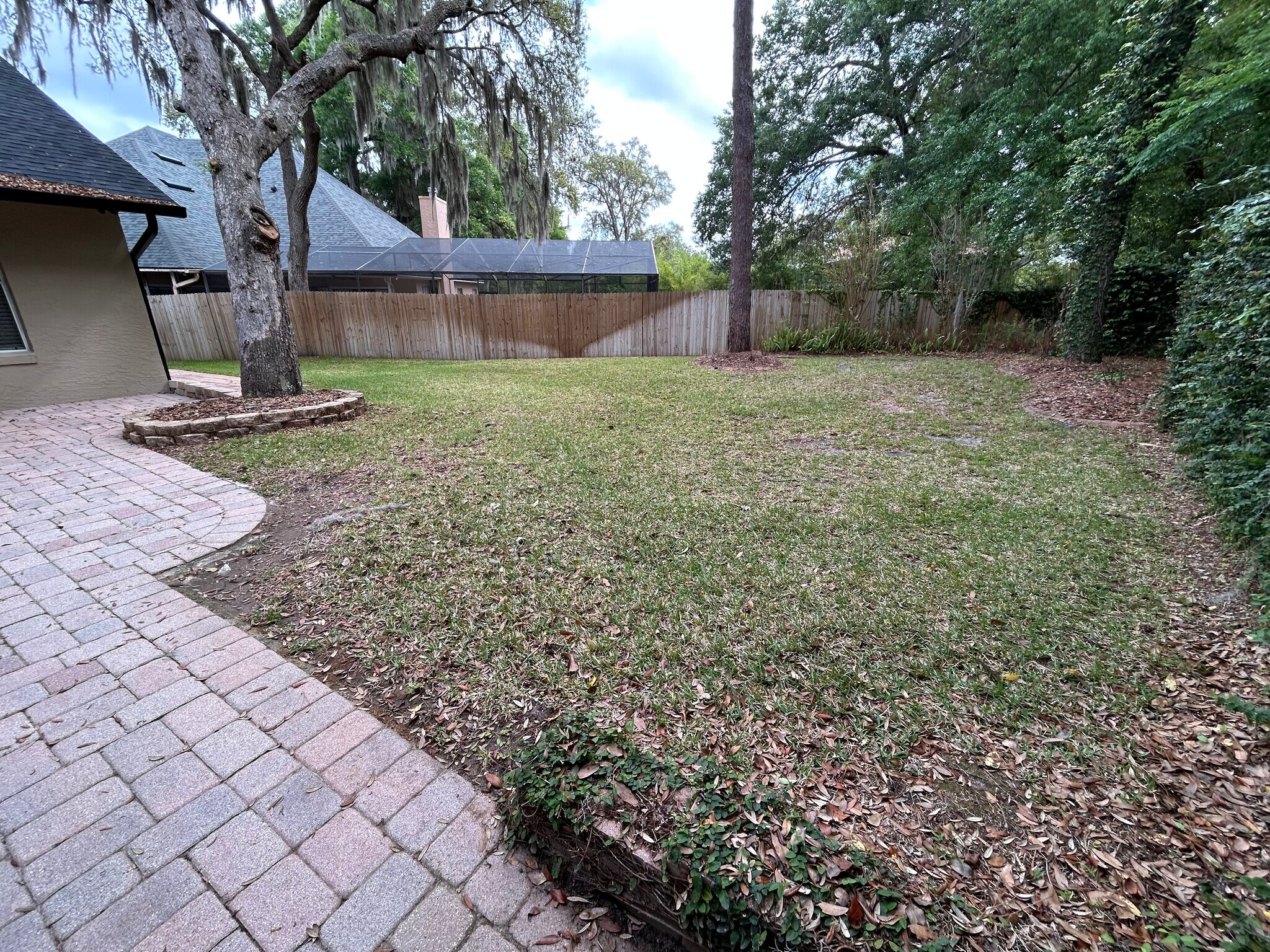 Building Photo - 942 Deerwood Loop