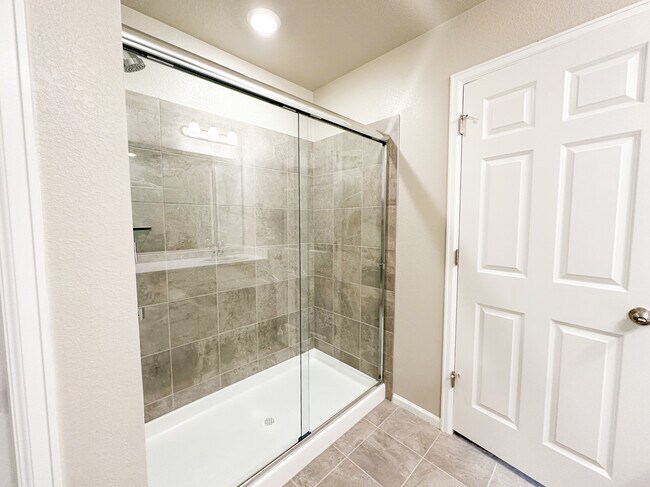 Building Photo - 13866 Vispo Way