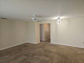 Building Photo - 3536 Pinecrest St
