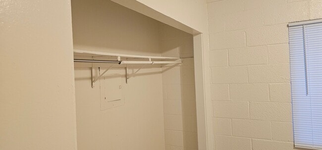 Building Photo - 4p1933