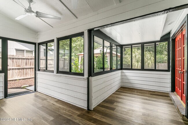 Building Photo - 8621 Goodbys Trace Dr