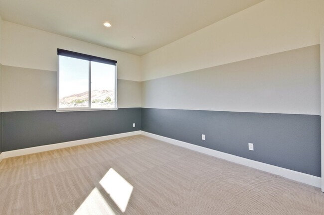 Building Photo - Gorgeous and Very Spacious Home - 3BR 2.5 BA in  San Jose - This is a MUST SEE!!!