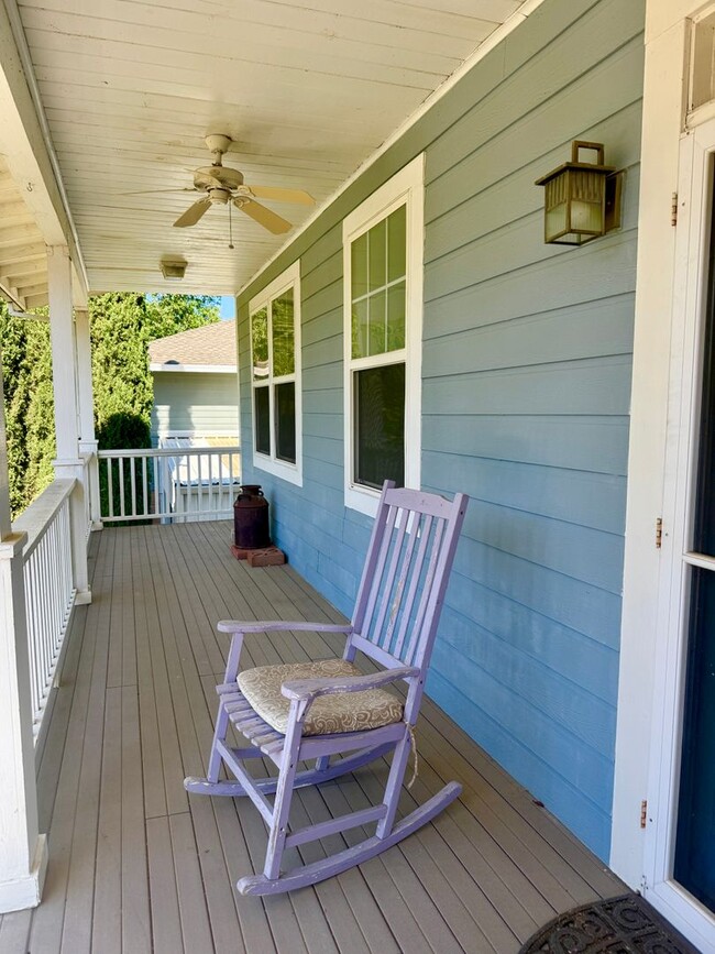 Primary Photo - Charming 3-Bedroom, 2-Bath Home in a Pictu...