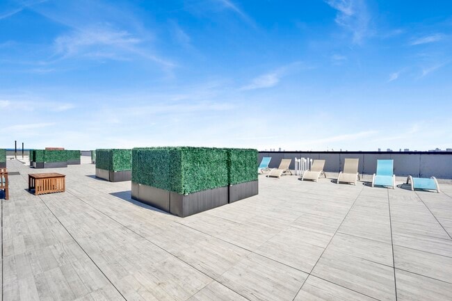 Building Photo - 2400 W Wabansia Ave