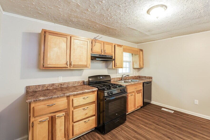 Building Photo - 2743 Argyle Dr NW