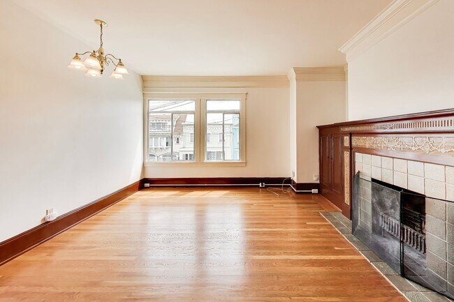 Building Photo - 623-625 8th Ave