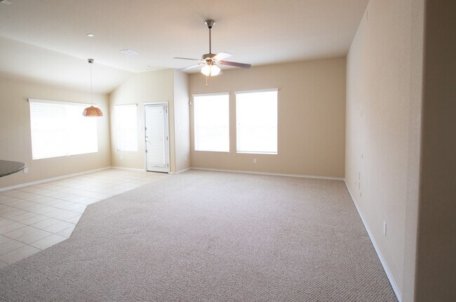 Building Photo - TWO WEEKS FREE RENT!!!  Welcome to this charming 3-bedroom, 2-bathroom home located in the vibran...