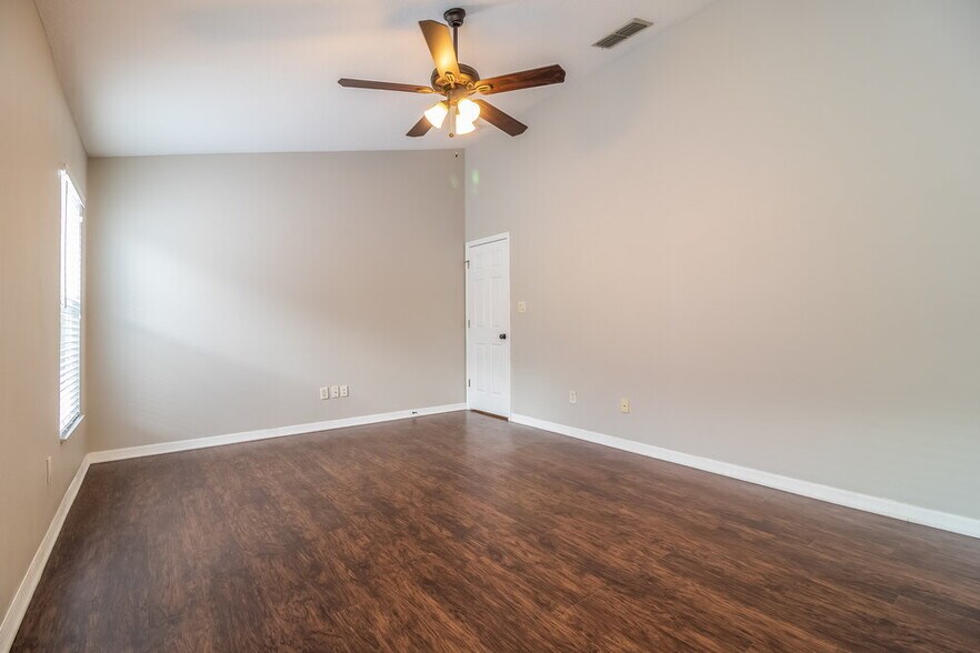 Building Photo - 10733 Brown Trout Cir