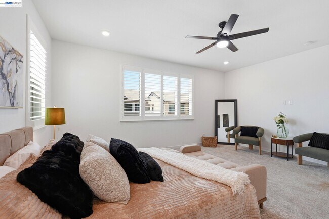 Building Photo - 1550 Plumas Dr