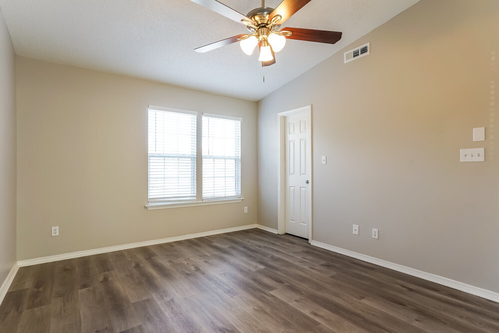 Building Photo - 6333 Saybrooke Dr