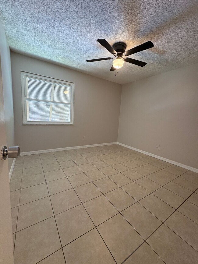 Building Photo - 140 Orchid Woods Ct