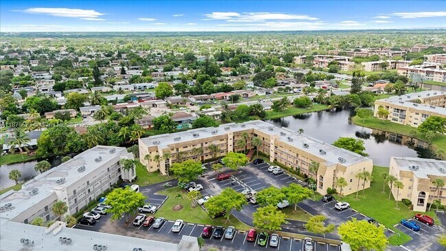 Building Photo - 8345 Sunrise Lakes Blvd