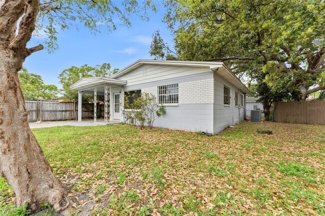 Building Photo - 2711 W Heiter St