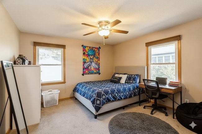 Building Photo - 204 NW Sharmin Dr