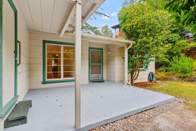 Building Photo - 6857 Armour Dr