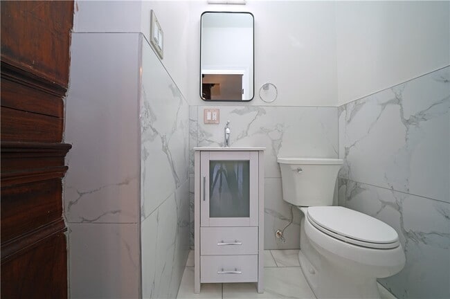 Building Photo - 207 N Main St