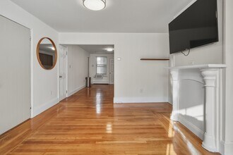 Building Photo - 50 Monmouth St