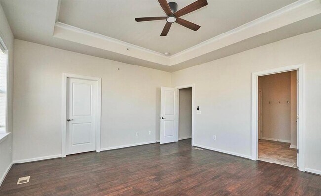 Building Photo - 45116 Kincora Dr