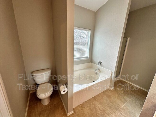 Building Photo - 5033 Caraway Dr
