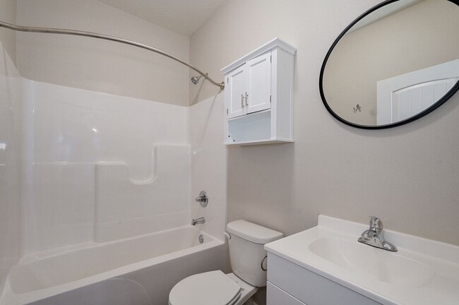 Building Photo - 300 S Hampton Ave