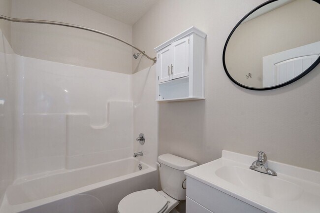 Building Photo - 307 S Florence Ave