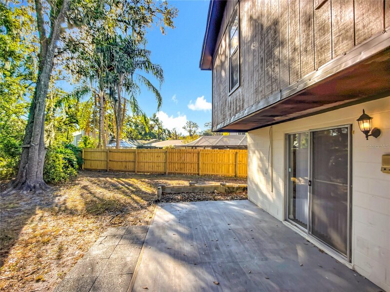 Building Photo - 632 Ephrata Dr