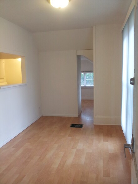 Primary Photo - 413 W Vine St