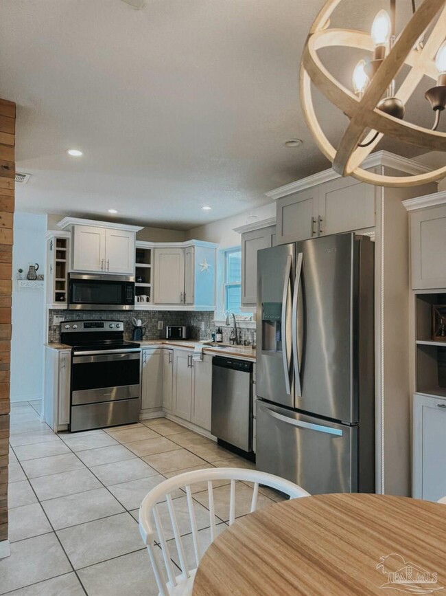 Building Photo - 8625 El Paseo St