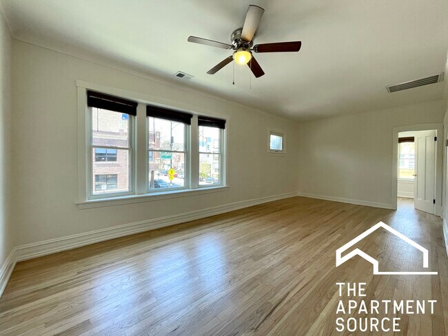 Building Photo - 1925 W Armitage Ave