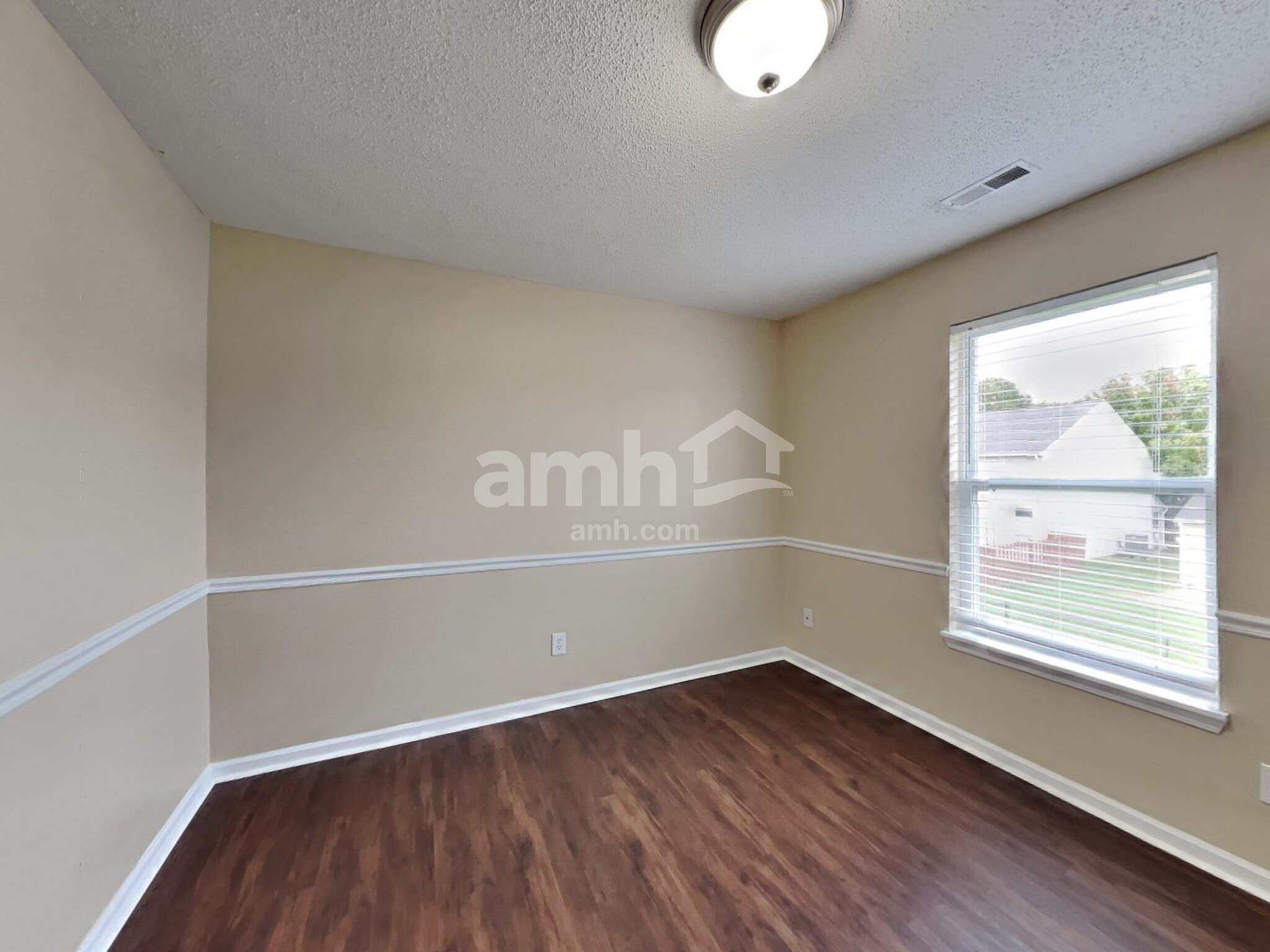 Building Photo - 9772 Trail Dr