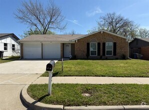Building Photo - 905 Mardi Gras Ln