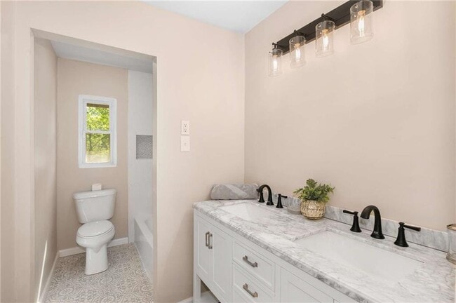 Building Photo - 3646 Rock Springs Dr