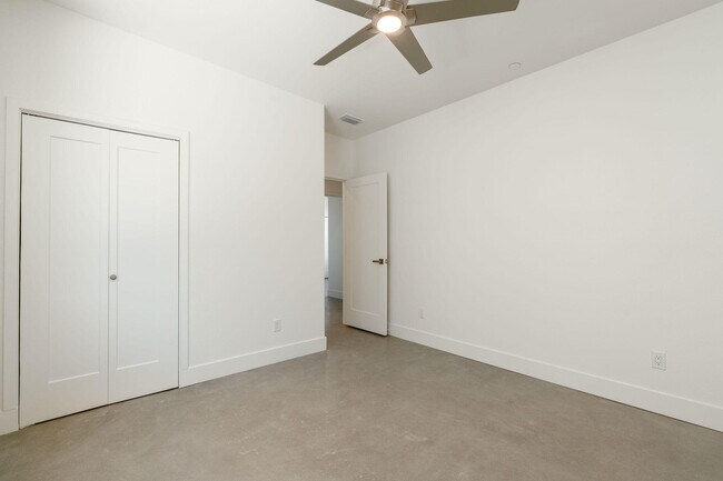 Building Photo - 416 Rosa Parks Rd