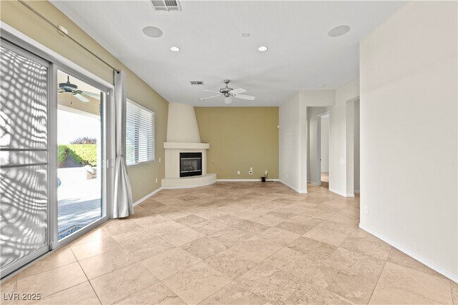 Building Photo - 2685 La Boutique St