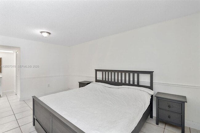 Building Photo - 250 180th Dr