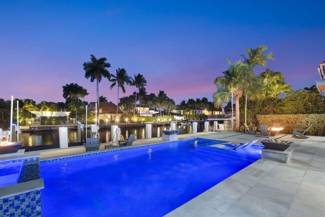 Building Photo - 334 Isle of Capri Dr