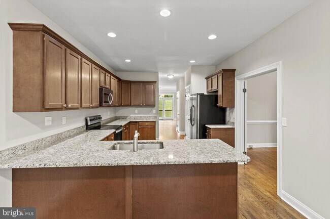 Building Photo - 333 Lea Dr