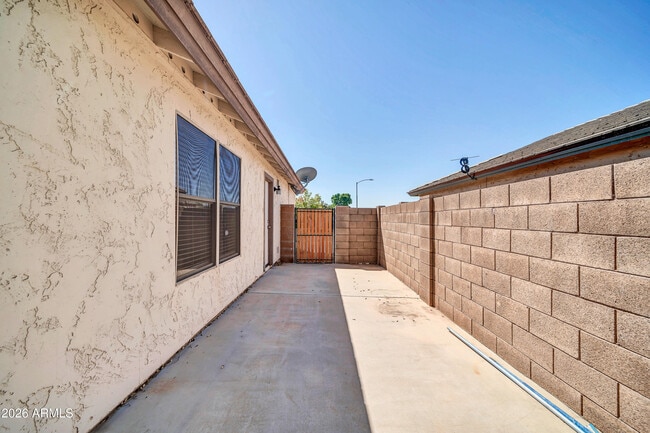 Building Photo - 6434 W Kristal Way