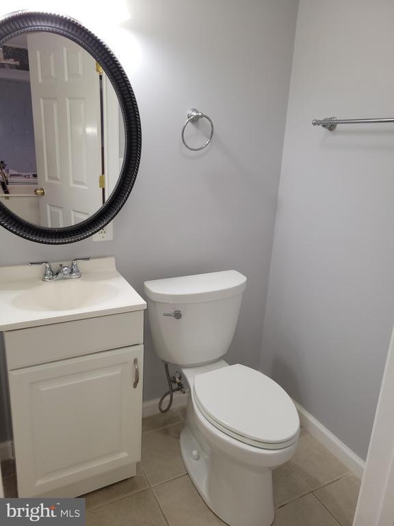 Building Photo - 2212 Vailthorn Rd