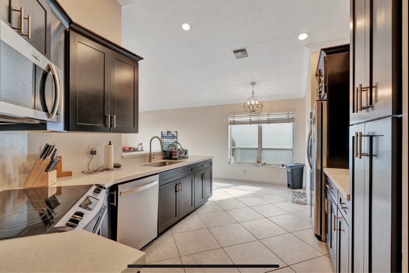 Building Photo - 1048 Siena Oaks Cir E