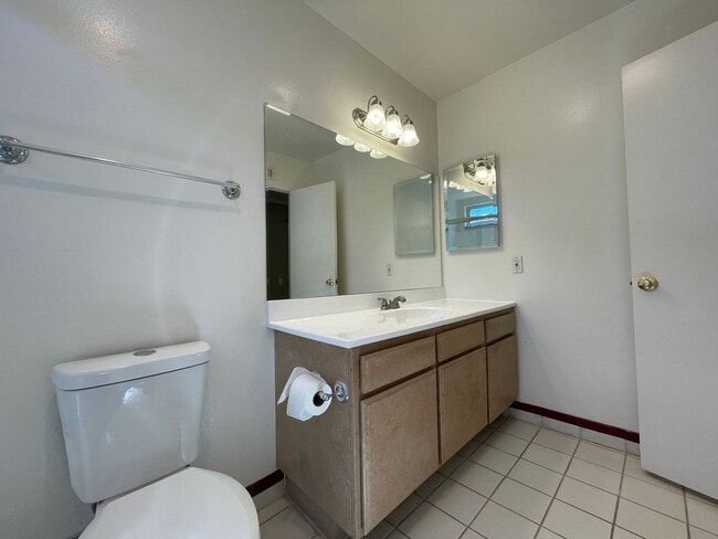 Building Photo - Recently Remodeled 4 Bedroom 2 Bath Single...