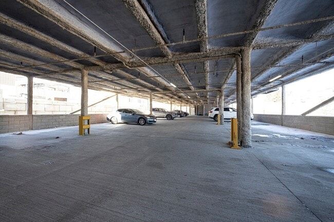 Building Photo - 2 S Grove St