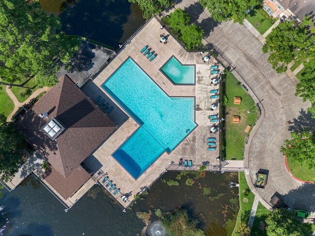 Building Photo - 5801 Lumberdale Rd