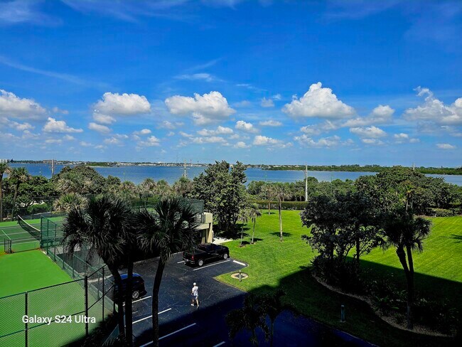 Building Photo - 5510 N Ocean Dr