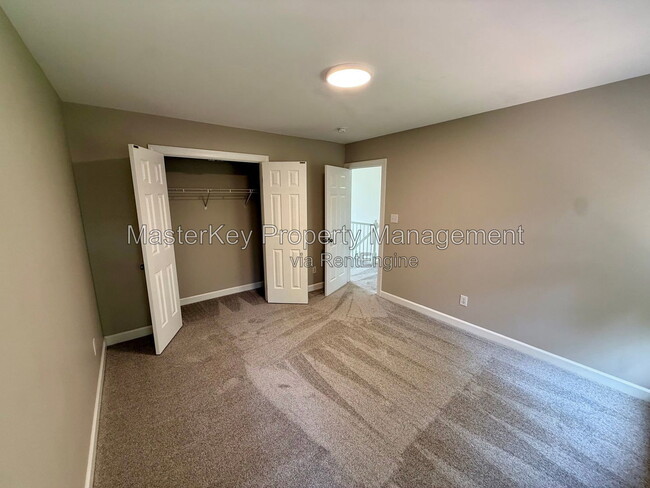 Building Photo - 701 Cricketfield Ln