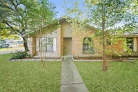 Building Photo - Charming home in Woodland Oaks Subdivision