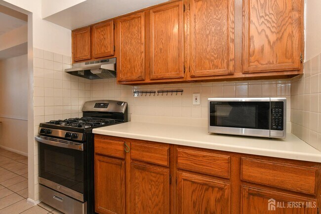 Building Photo - 290 Alpine Way